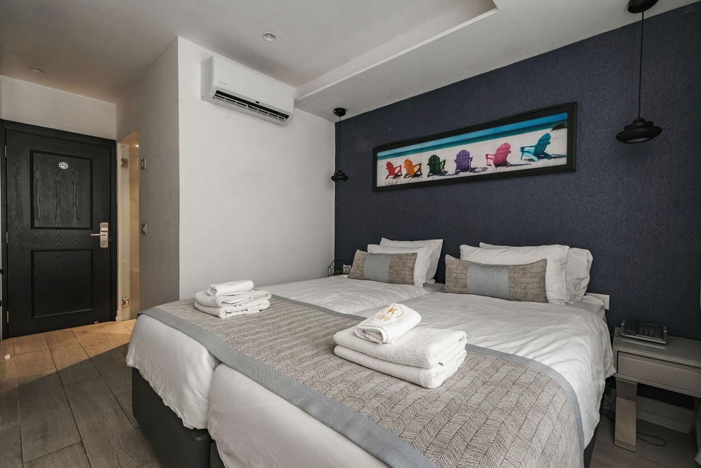 Entrée d'une chambre Classique à l'Hotel Kikar Netanya